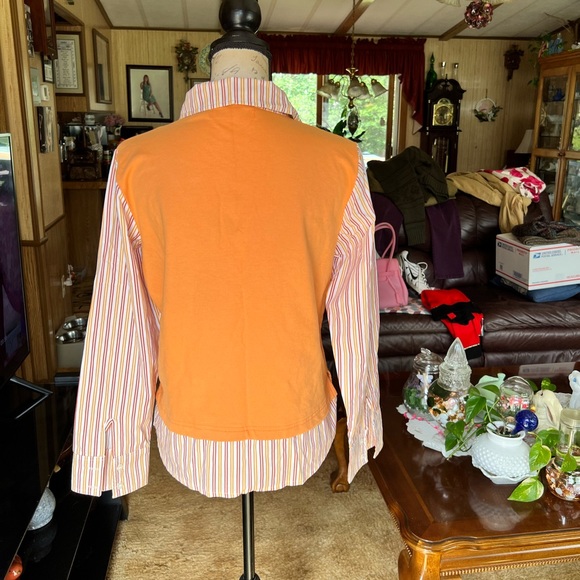 Woman’s Samantha Stuart 2 in one shirt perfect for fall - Picture 11 of 16